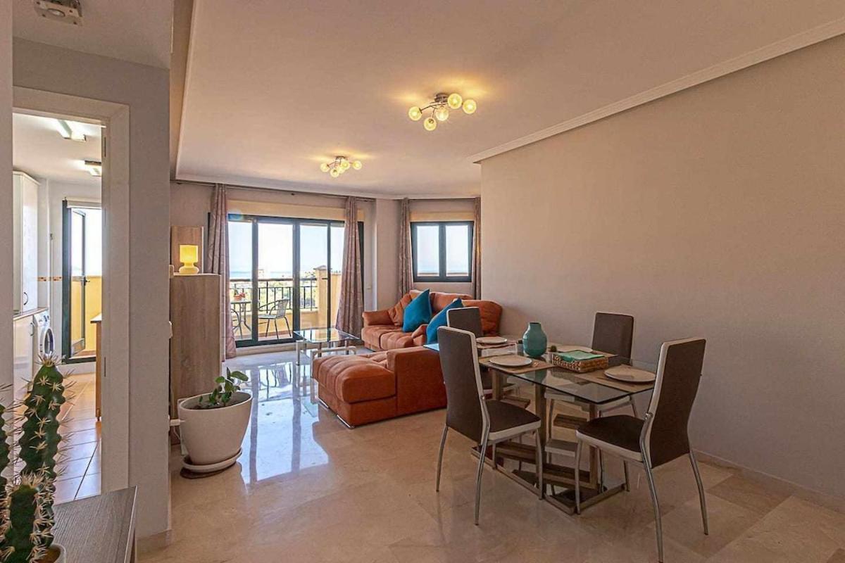 בנאלמדנה 797 Holiday Rentals - Moderno Piso Para 5 Con Hermosas Vistas מראה חיצוני תמונה